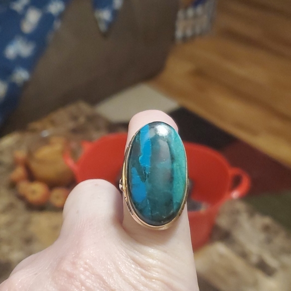 Beautiful ring - Picture 3 of 4